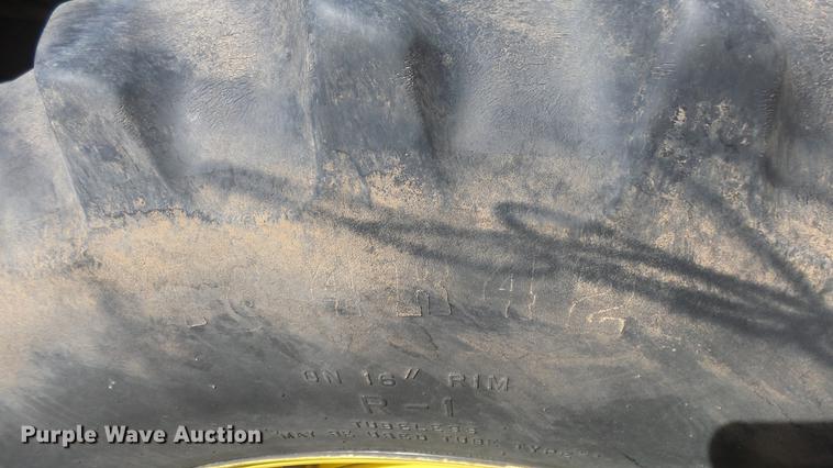 image for item DC2317 1999 John Deere 7810 tractor