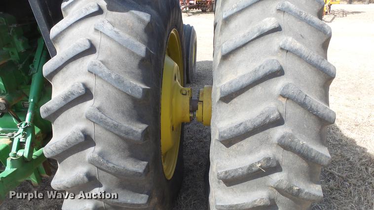 image for item DC2318 1988 John Deere 4450 tractor