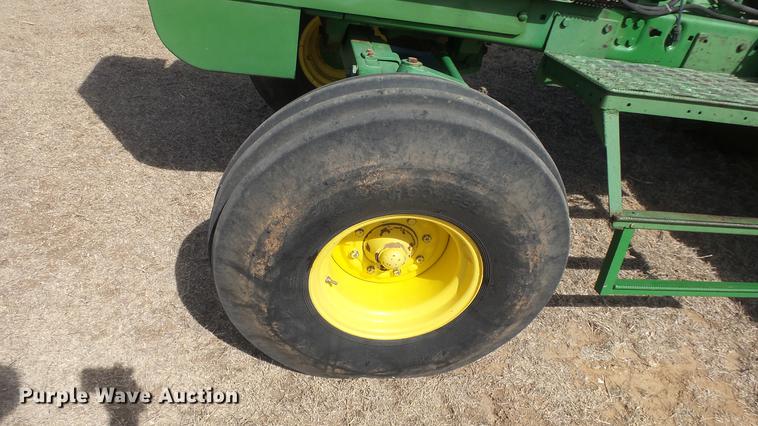 image for item DC2318 1988 John Deere 4450 tractor