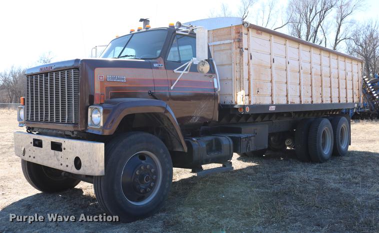 image for item DC3506 1979 GMC Brigadier grain truck