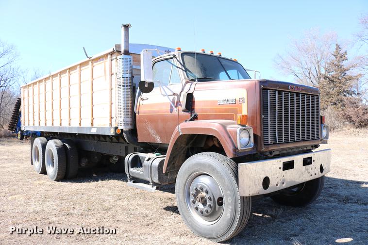 image for item DC3506 1979 GMC Brigadier grain truck