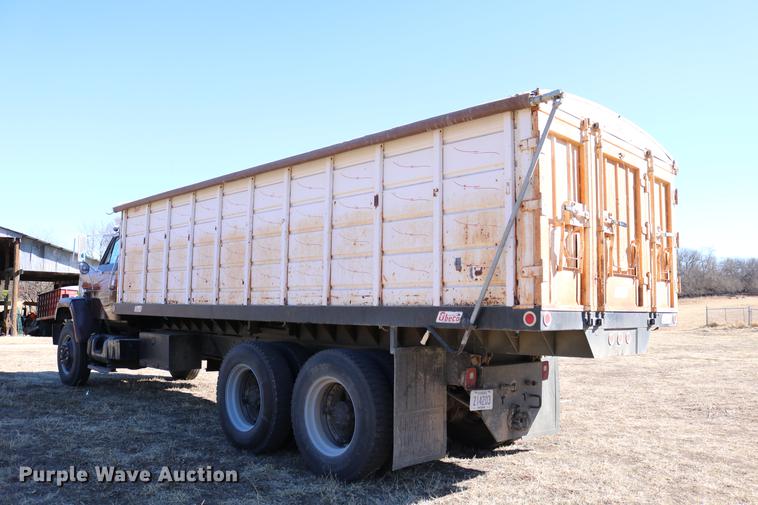 image for item DC3506 1979 GMC Brigadier grain truck