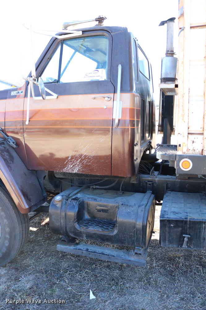 image for item DC3506 1979 GMC Brigadier grain truck