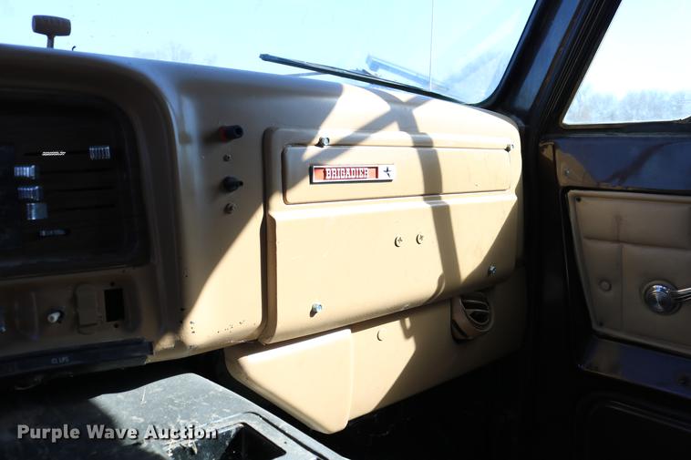 image for item DC3506 1979 GMC Brigadier grain truck