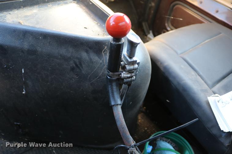 image for item DC3506 1979 GMC Brigadier grain truck