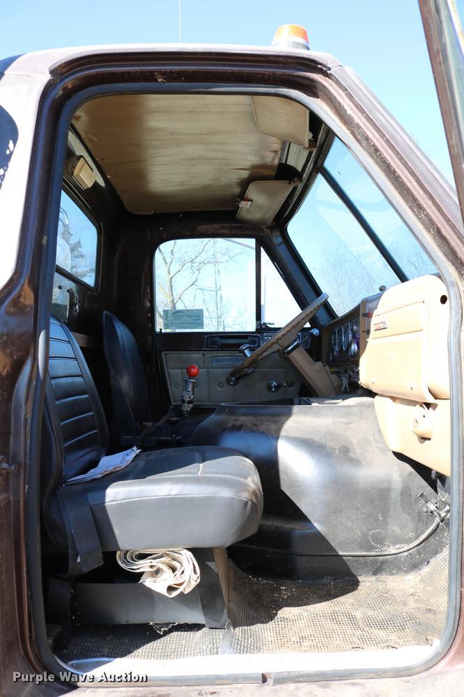 image for item DC3506 1979 GMC Brigadier grain truck