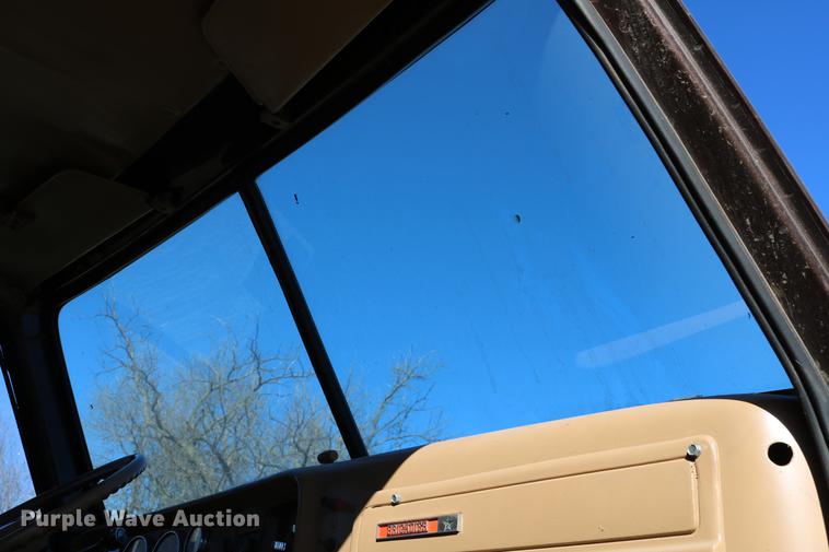 image for item DC3506 1979 GMC Brigadier grain truck