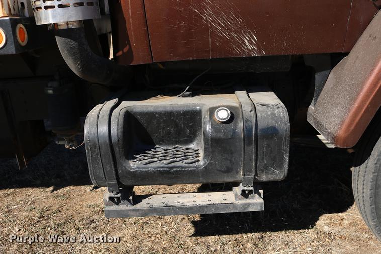 image for item DC3506 1979 GMC Brigadier grain truck