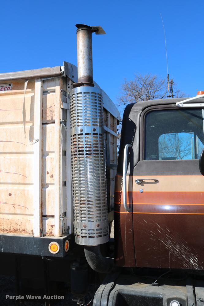 image for item DC3506 1979 GMC Brigadier grain truck