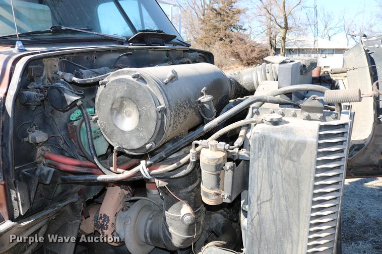 image for item DC3506 1979 GMC Brigadier grain truck