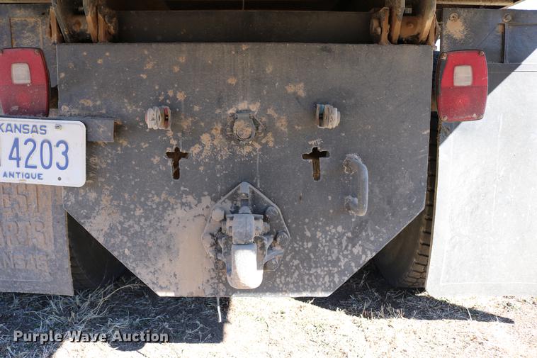 image for item DC3506 1979 GMC Brigadier grain truck