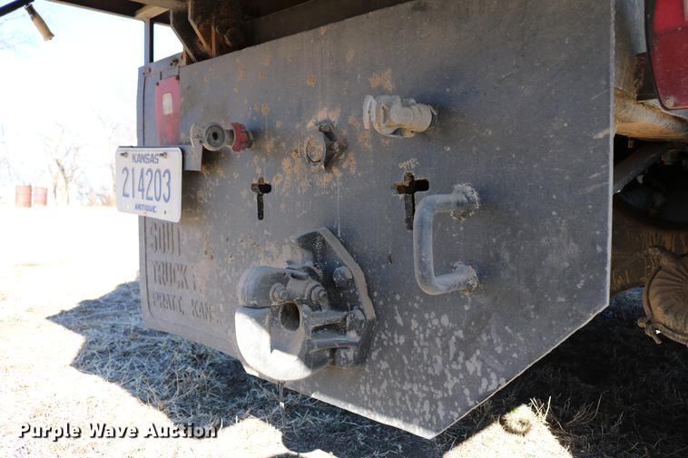 image for item DC3506 1979 GMC Brigadier grain truck