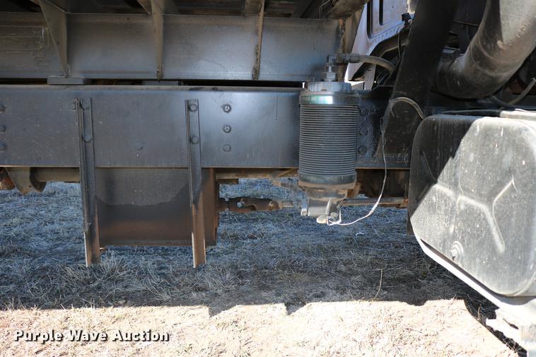 image for item DC3506 1979 GMC Brigadier grain truck