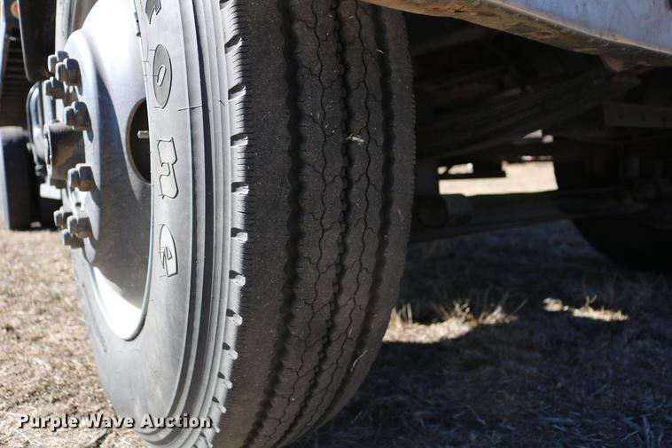 image for item DC3506 1979 GMC Brigadier grain truck