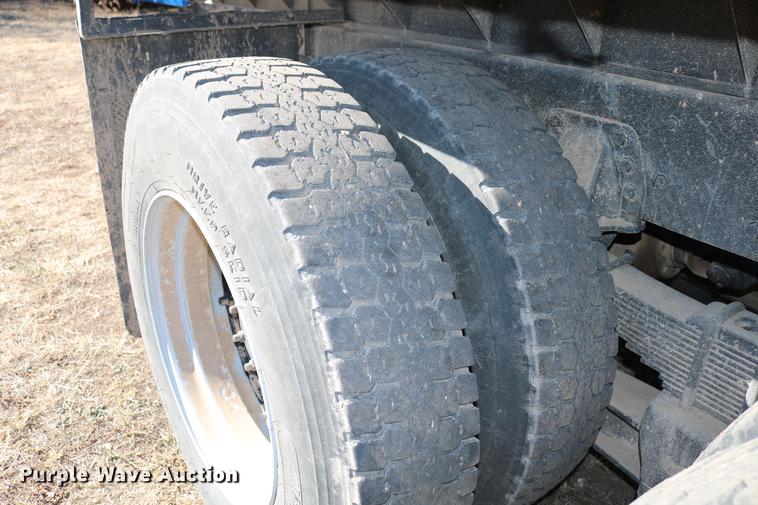 image for item DC3506 1979 GMC Brigadier grain truck