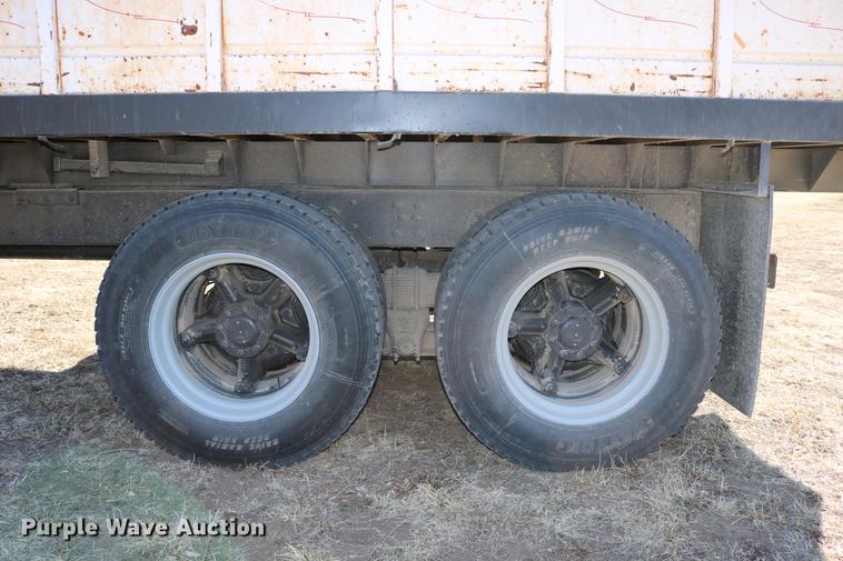 image for item DC3506 1979 GMC Brigadier grain truck