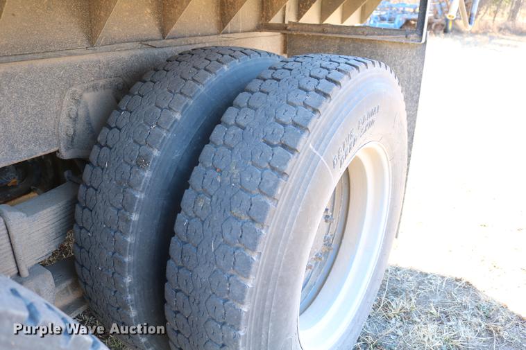 image for item DC3506 1979 GMC Brigadier grain truck