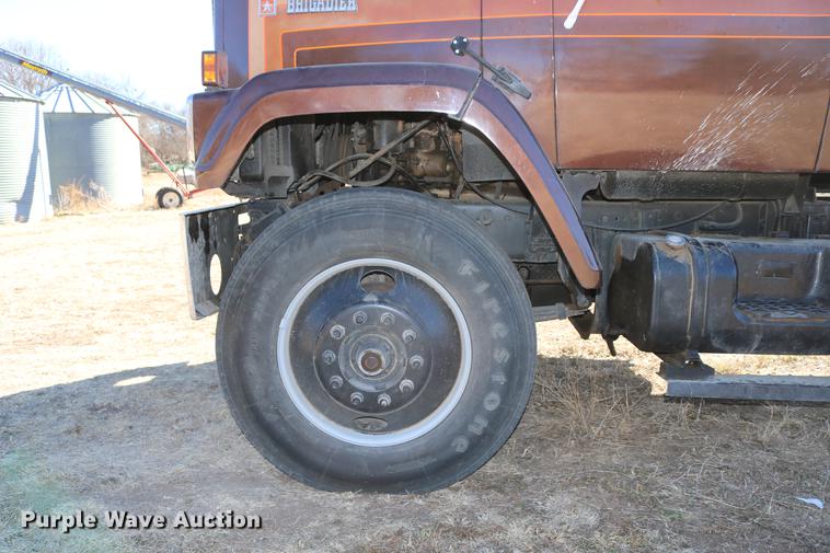 image for item DC3506 1979 GMC Brigadier grain truck