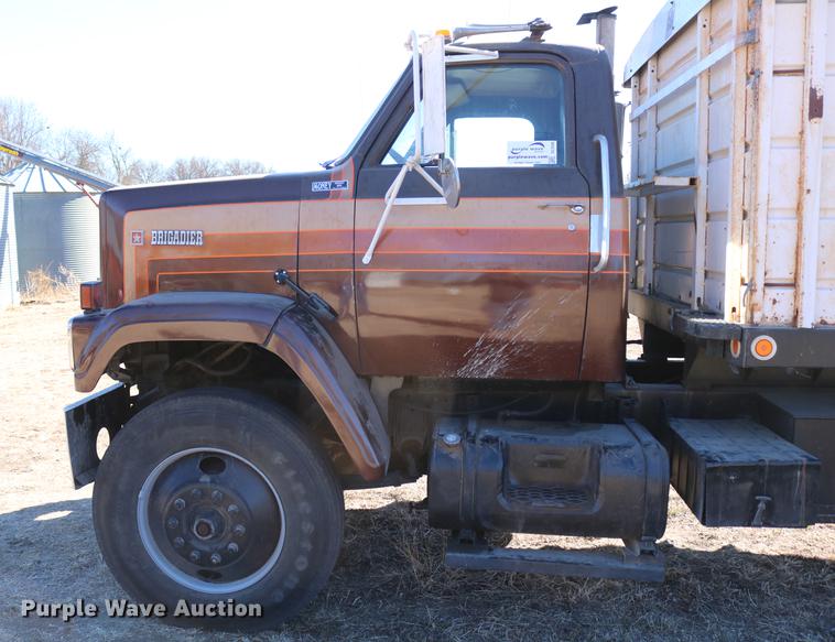 image for item DC3506 1979 GMC Brigadier grain truck
