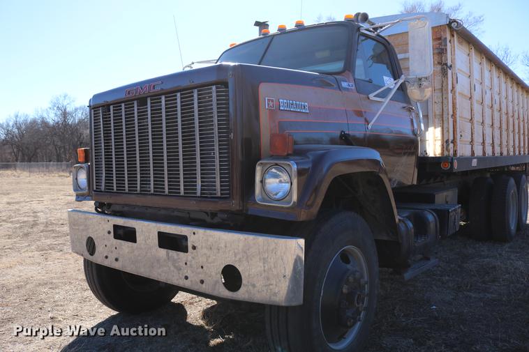 image for item DC3506 1979 GMC Brigadier grain truck