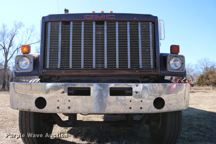 image for item DC3506 1979 GMC Brigadier grain truck