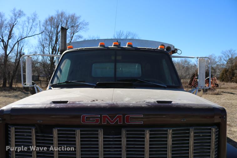 image for item DC3506 1979 GMC Brigadier grain truck