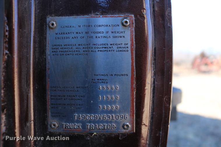 image for item DC3506 1979 GMC Brigadier grain truck