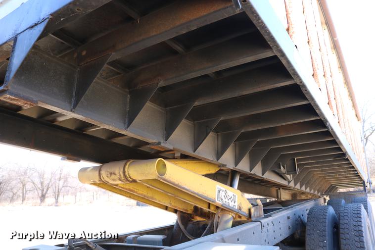 image for item DC3506 1979 GMC Brigadier grain truck