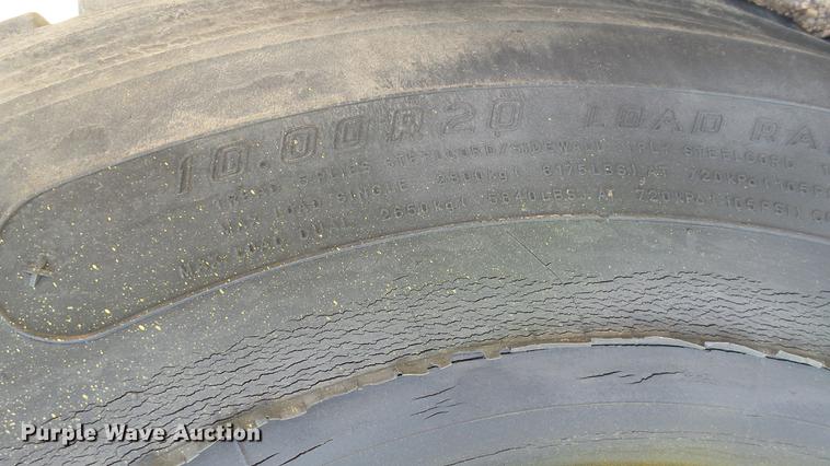 image for item DC4226 1974 John Deere 4230 tractor