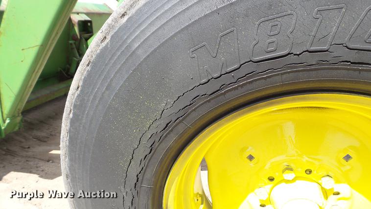 image for item DC4226 1974 John Deere 4230 tractor