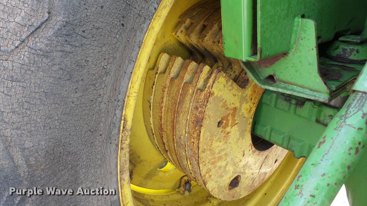 image for item DC4226 1974 John Deere 4230 tractor