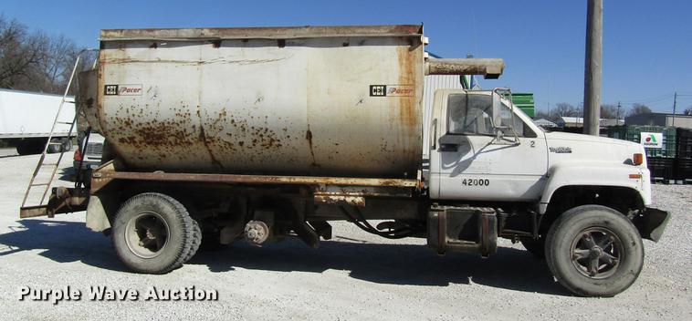 image for item DC4376 1992 GMC TopKick tender truck