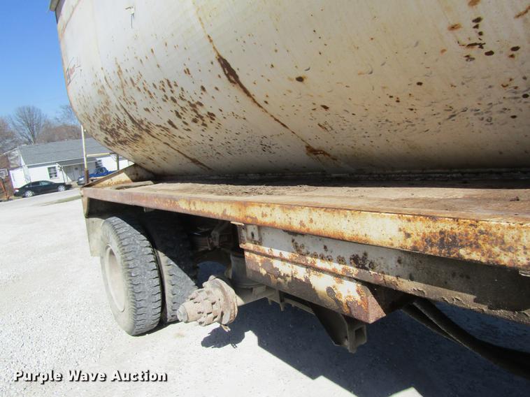 image for item DC4376 1992 GMC TopKick tender truck