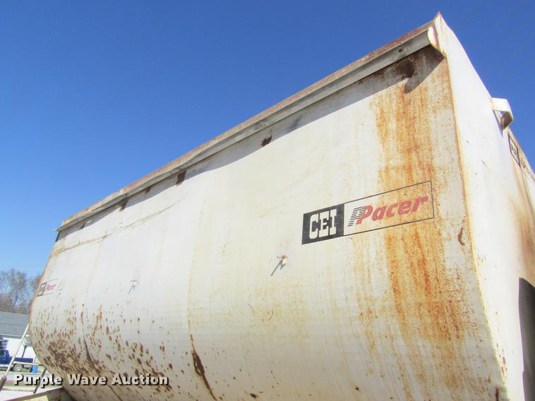 image for item DC4376 1992 GMC TopKick tender truck