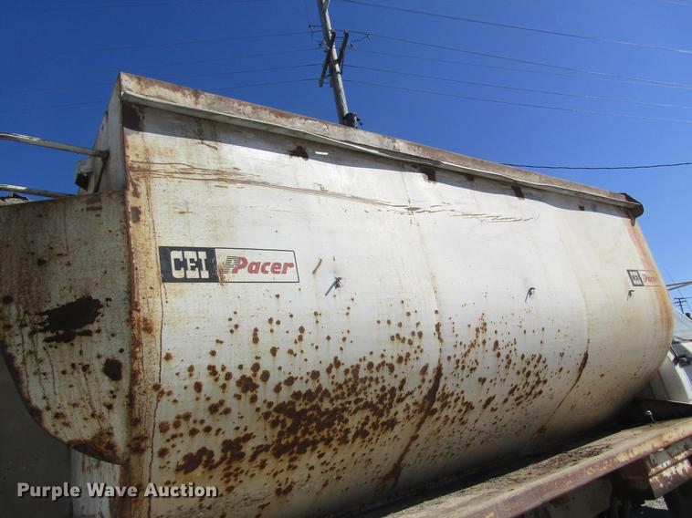 image for item DC4376 1992 GMC TopKick tender truck