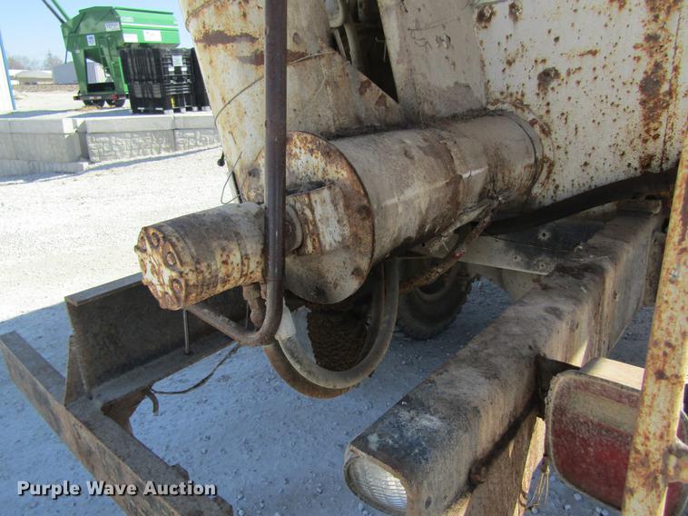 image for item DC4376 1992 GMC TopKick tender truck