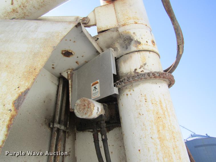 image for item DC4376 1992 GMC TopKick tender truck