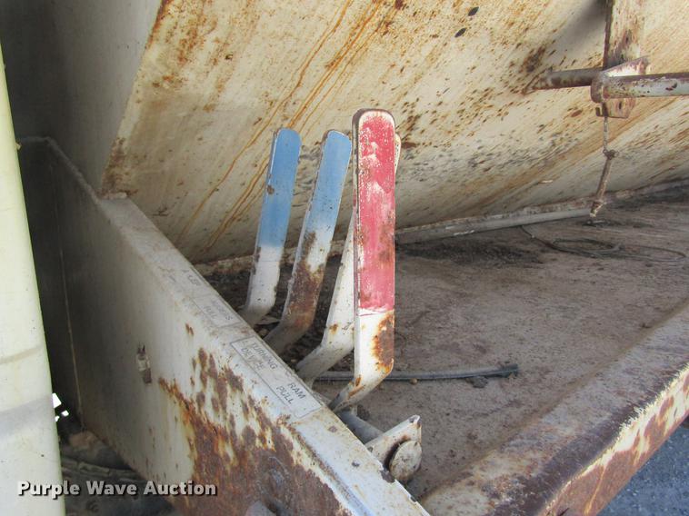 image for item DC4376 1992 GMC TopKick tender truck