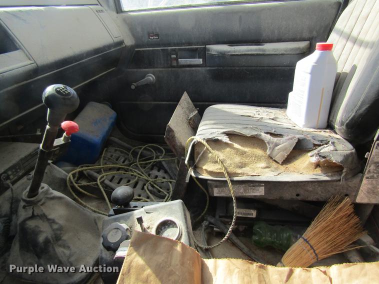 image for item DC4376 1992 GMC TopKick tender truck