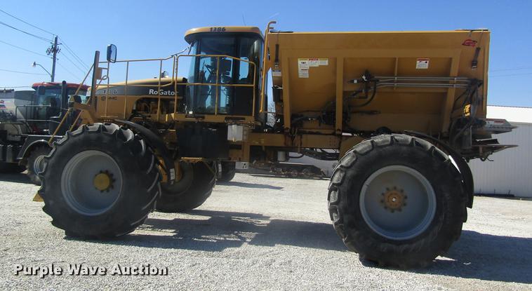 image for item DC4378 2010 Ag-Chem RoGator 1386 dry spreader applicator