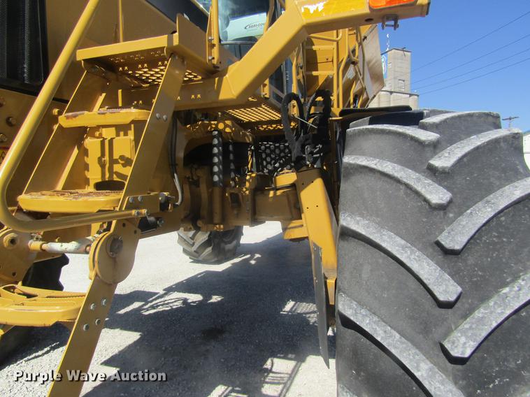 image for item DC4378 2010 Ag-Chem RoGator 1386 dry spreader applicator