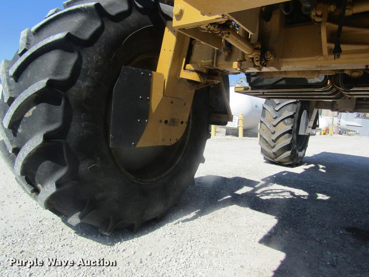 image for item DC4378 2010 Ag-Chem RoGator 1386 dry spreader applicator