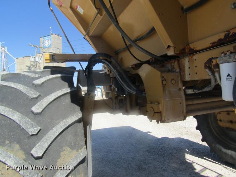 image for item DC4378 2010 Ag-Chem RoGator 1386 dry spreader applicator
