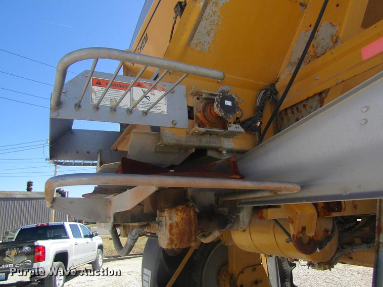 image for item DC4378 2010 Ag-Chem RoGator 1386 dry spreader applicator