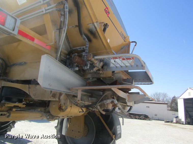 image for item DC4378 2010 Ag-Chem RoGator 1386 dry spreader applicator