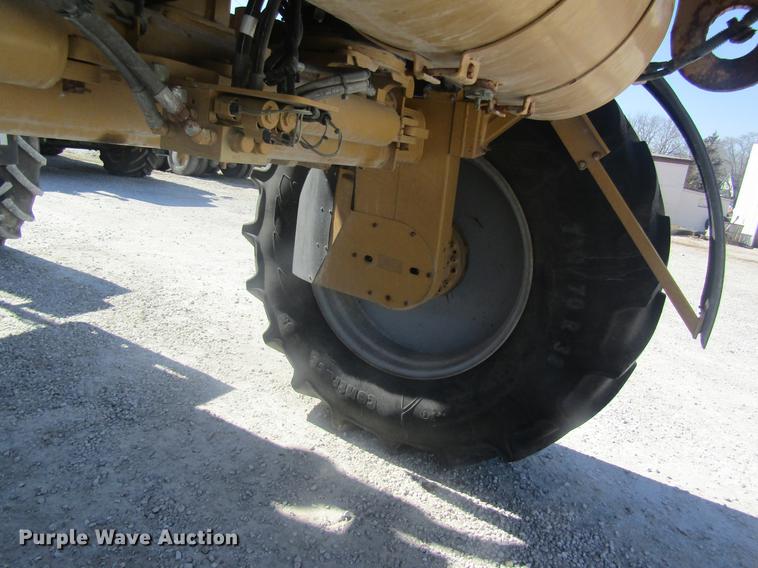 image for item DC4378 2010 Ag-Chem RoGator 1386 dry spreader applicator