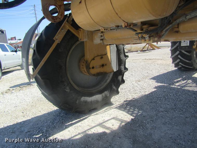 image for item DC4378 2010 Ag-Chem RoGator 1386 dry spreader applicator