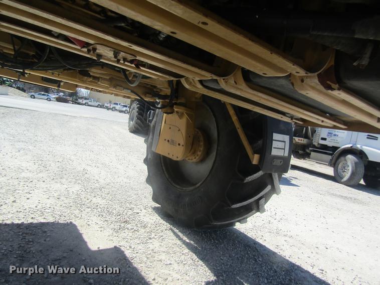 image for item DC4378 2010 Ag-Chem RoGator 1386 dry spreader applicator
