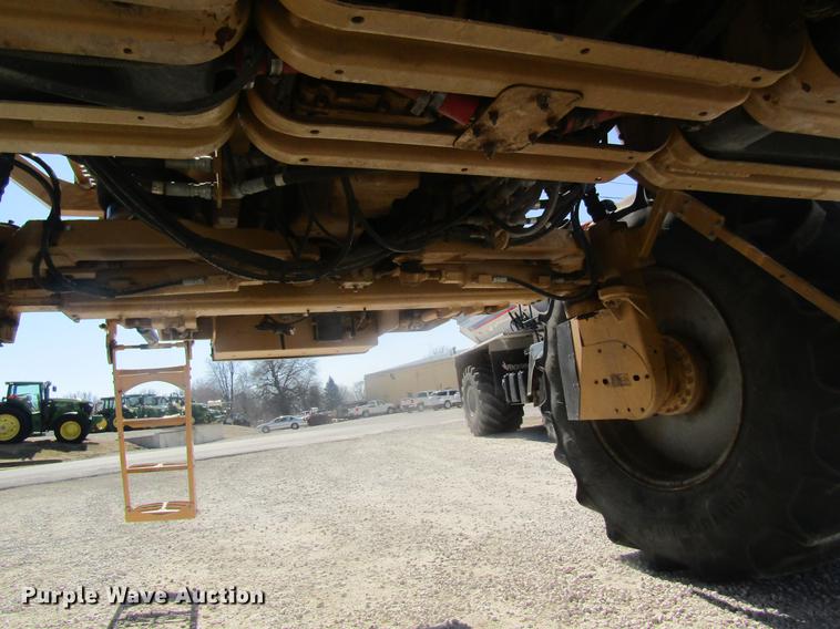 image for item DC4378 2010 Ag-Chem RoGator 1386 dry spreader applicator
