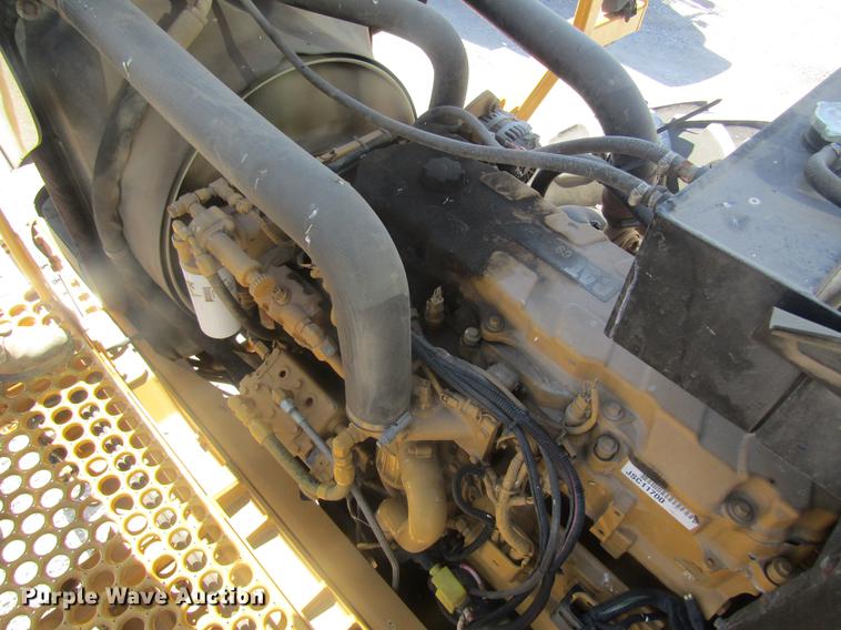 image for item DC4378 2010 Ag-Chem RoGator 1386 dry spreader applicator